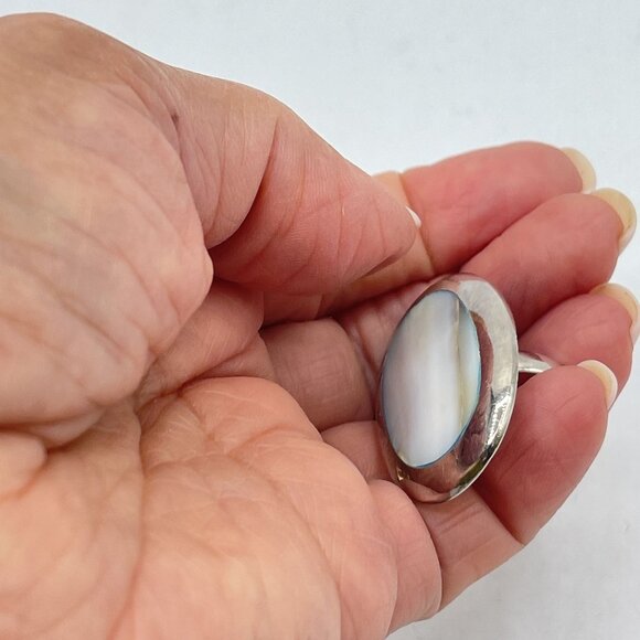 925 Sterling Silver Mother Of Pearl Oval Statement Ring 6 - Picture 5 of 8